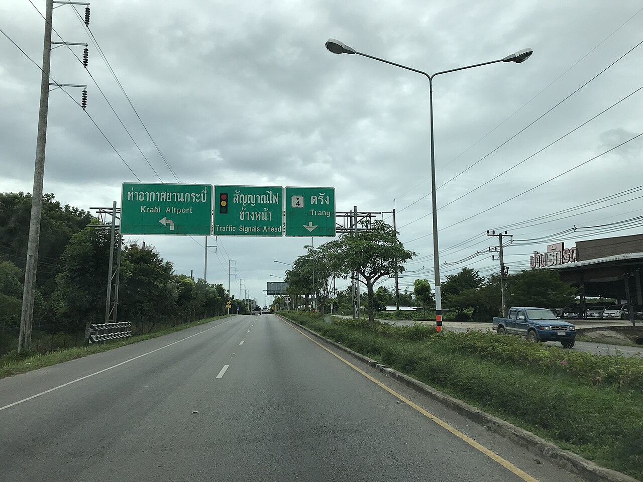 รถบรรทุกชนท้ายรถบรรทุกไม้ ดับ 2 ราย ถนนสุราษฎร์-ตะกั่วป่า