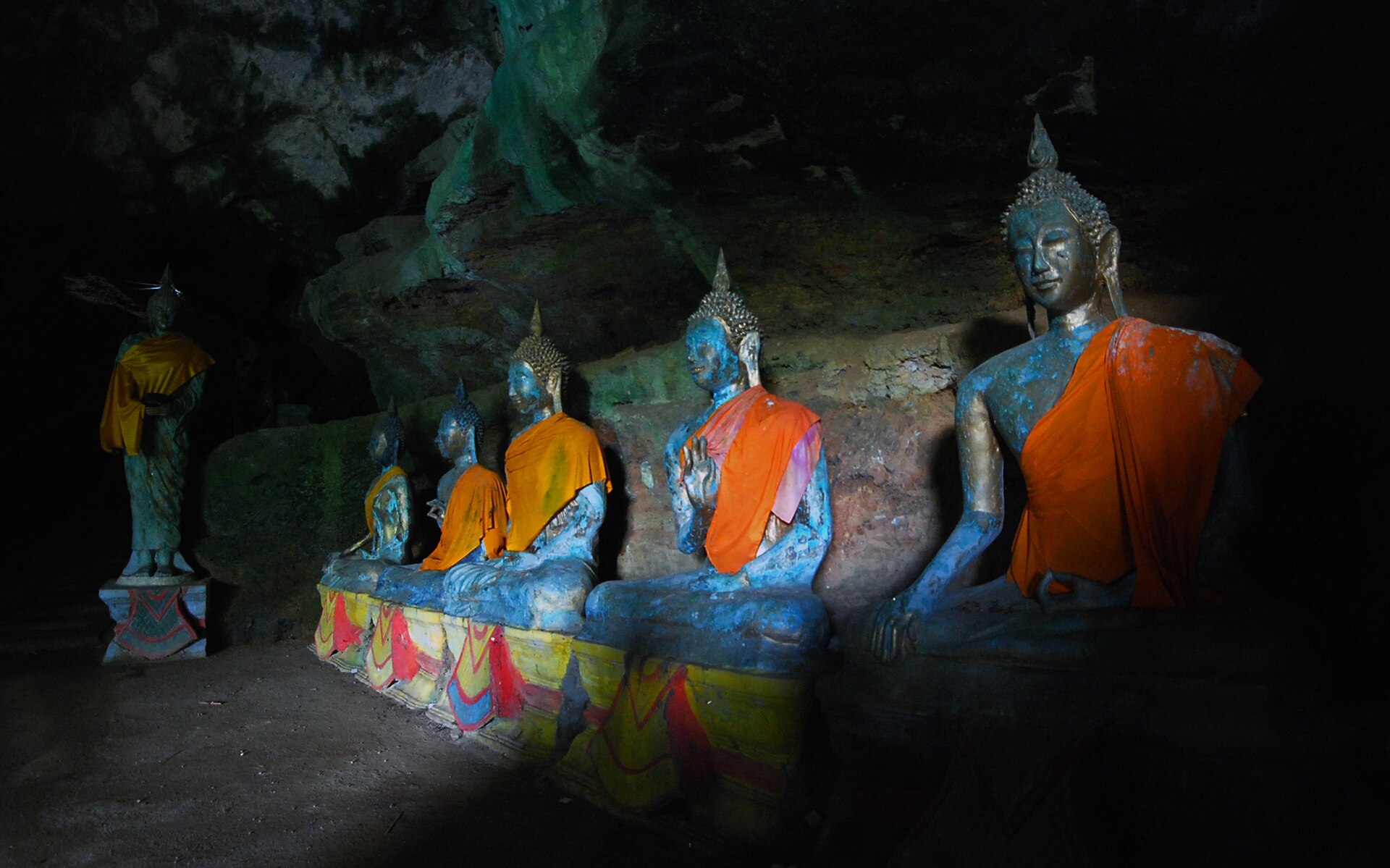 วัดถ้ำสิงขร อำเภอคีรีรัฐนิคม