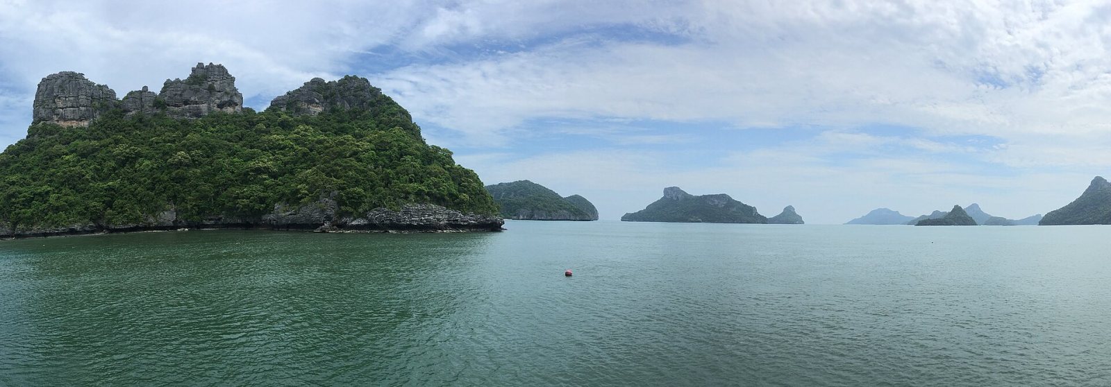 ทิวทัศน์หมู่เกาะอ่างทอง จังหวัดสุราษฎร์ธานี